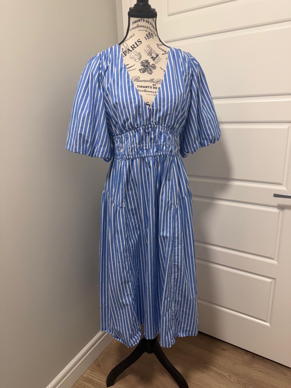 Waist-Defined Puff-Sleeve Midi Dress size M Old Navy